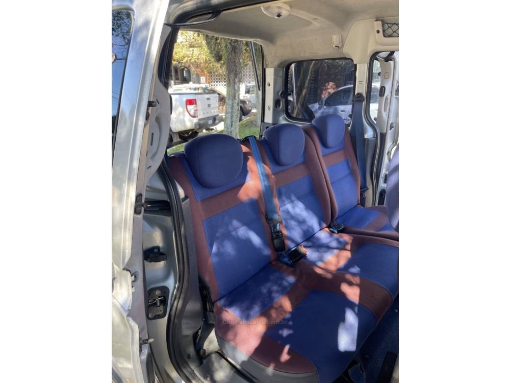 CITROËN - BERLINGO - 2002/2002 - Cinza - R$ 16.900,00