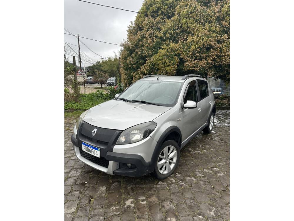 RENAULT - SANDERO - 2014/2014 - Prata - R$ 39.900,00