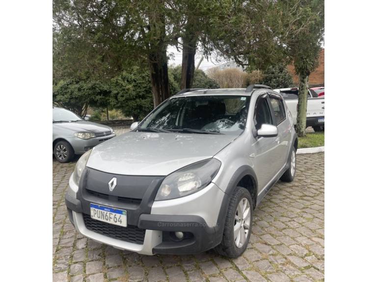 RENAULT - SANDERO - 2014/2014 - Prata - R$ 39.900,00